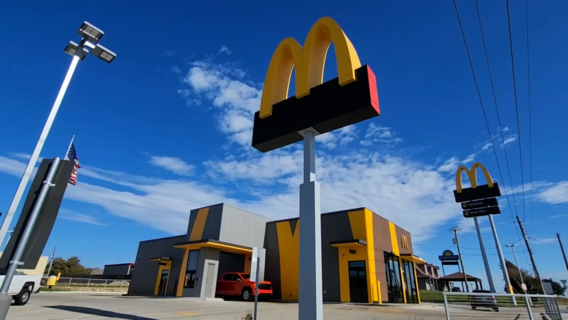 Komt de robotrevolutie er toch? McDonald’s test zo goed als volautomatisch restaurant