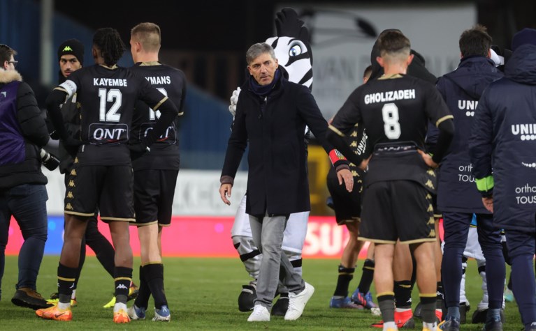 Matig Anderlecht heeft een owngoal van Zorgane nodig om Charleroi en ex-coach Felice Mazzu een hak te zetten