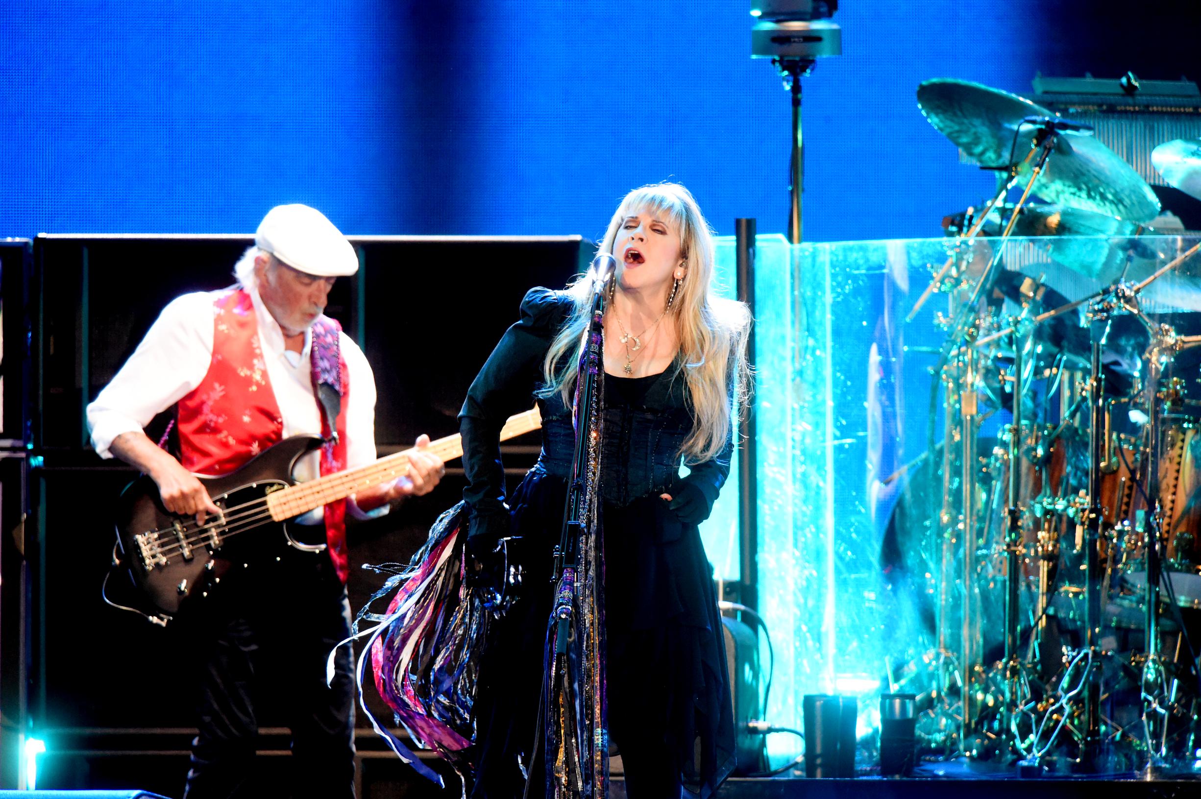Fleetwood Mac ведет слушателей к «Timeless» в Studio Brussel, одновременно выбирая слушателей Radio 2 Queen.
