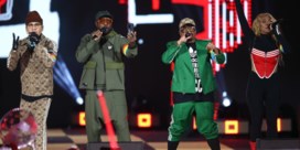 Black Eyed Peas veroorzaken ophef met regenboogarmband in Polen