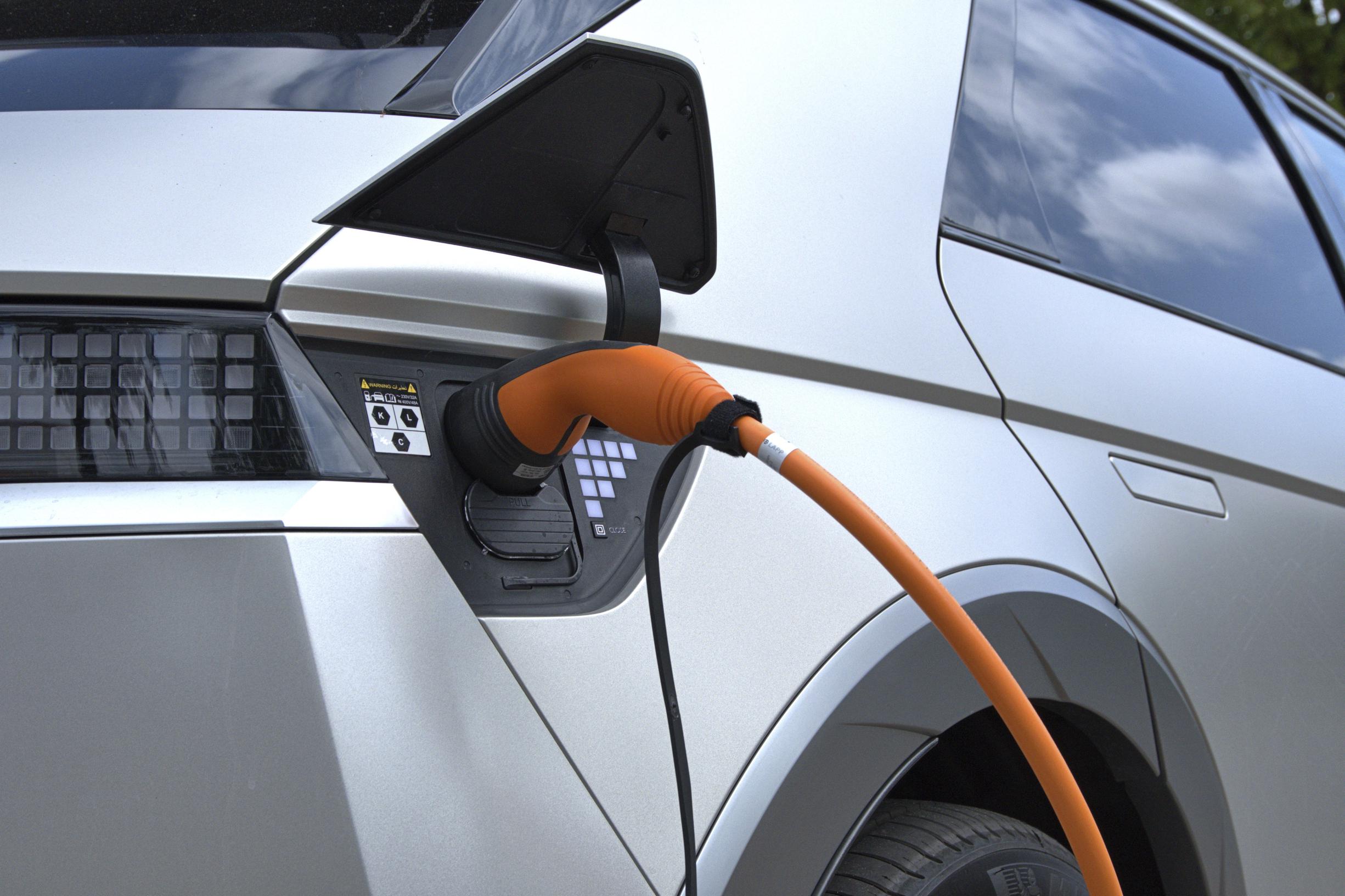 Electric cars only appeal to companies and the self-employed