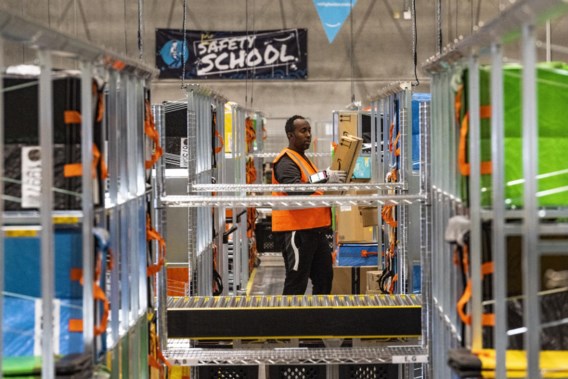 ‘Historische’ jobmotor wordt ‘ontslagmachine’: Amazon dankt 18.000 werknemers af 
