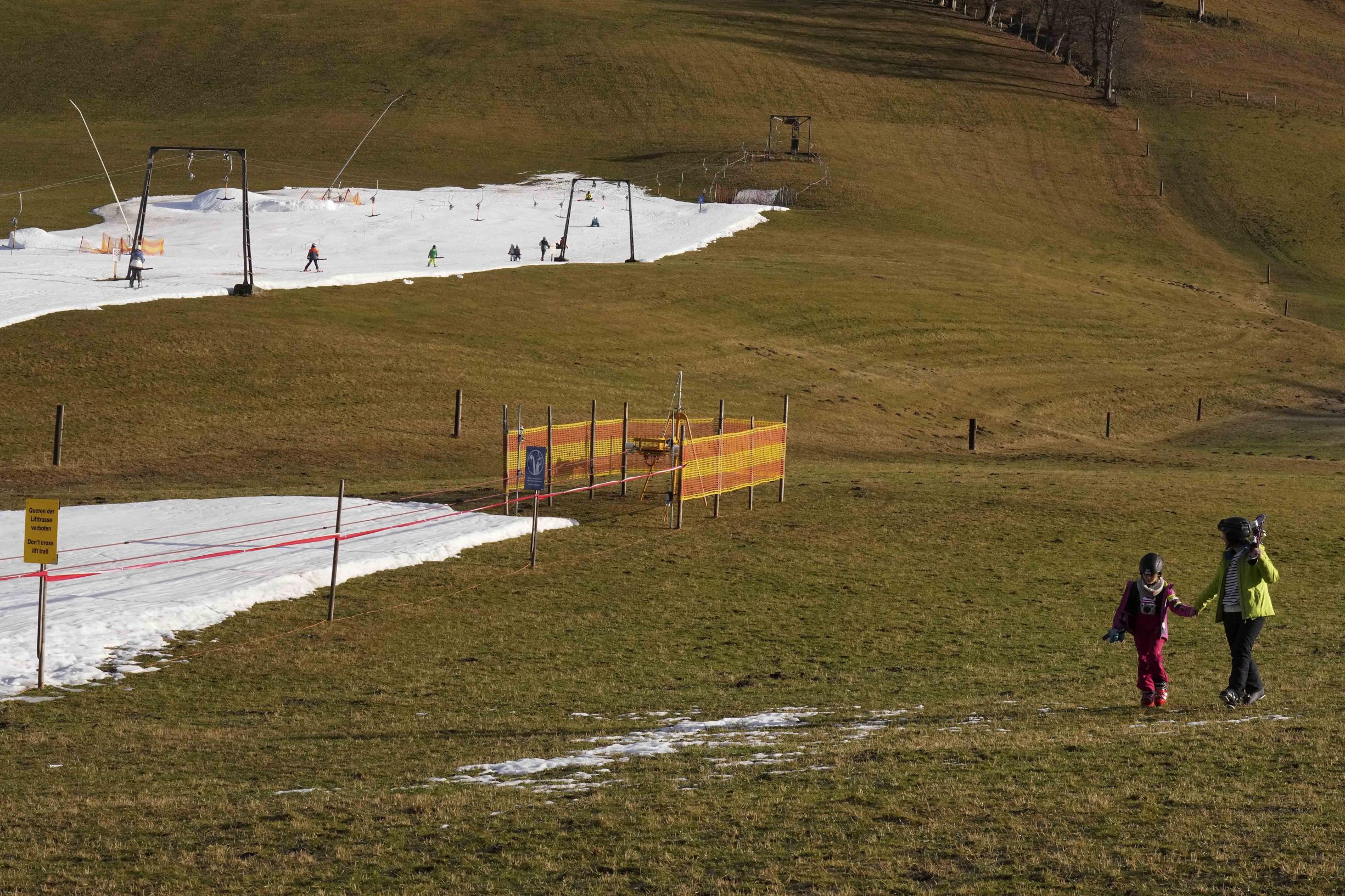 Ski resorts suffer from a lack of snow