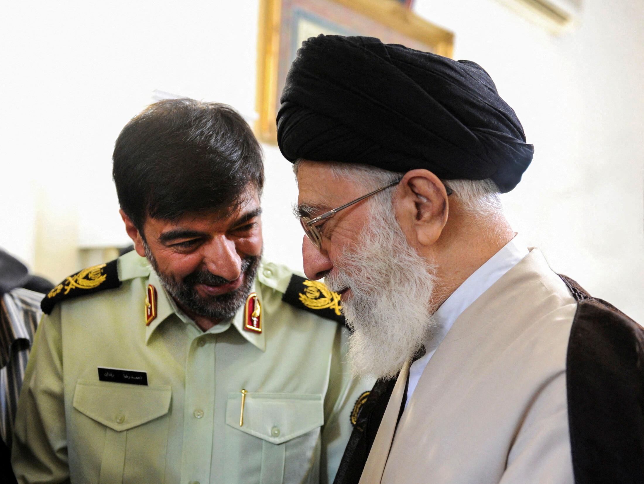 Аятолла Хаменеи уволил начальника иранской полиции