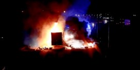 Vuurzee en explosies bij dodelijk ongeval op E34 in Beerse