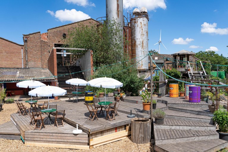 از دوبله تا داب استپ: بهترین مهمانی های فصل بهار