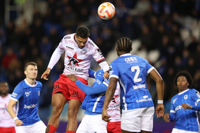 Klasseflits van aanwinst Yira Sor schenkt Racing Genk felbevochten zege tegen Zulte Waregem