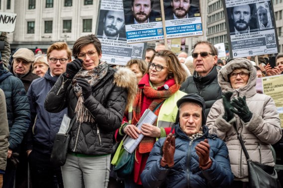 Honderden mensen betogen voor vrijlating Olivier Vandecasteele 