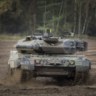 Het kanon van de snelle, wendbare Leopard 2 kan vanop kilo­meters afstand een Russische tank uitschakelen. Maar voorlopig zijn ze niet te zien in Oekraïne.