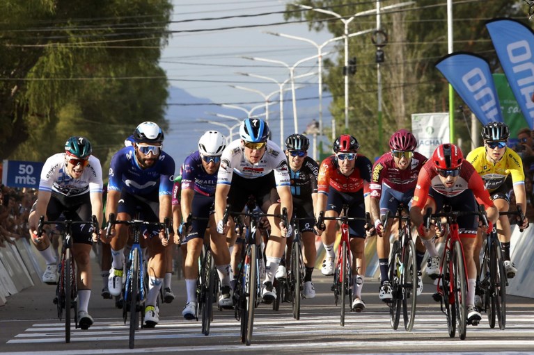 Remco Evenepoel glundert na ‘perfecte’ lead-out voor Jakobsen: ‘Dit is revanche voor wat er gisteren gebeurde’