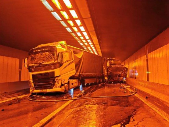 Antwerpse avondspits dreigt zwaarder te worden dan gevreesd: Beverentunnel afgesloten door ongeval