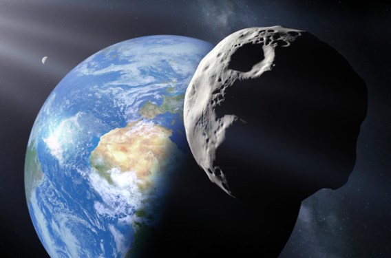 Asteroïde scheert vannacht ‘vlak’ langs de aarde 