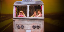 'Priscilla' parkeert haar glitterbus vol best-of-hits in Antwerpen