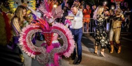 Nederlandse royals gooien de benen los tijdens staatsbezoek op Aruba