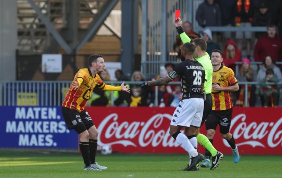 Charleroi haalt achterstand op tegen KV Mechelen na rode kaart voor Schoofs