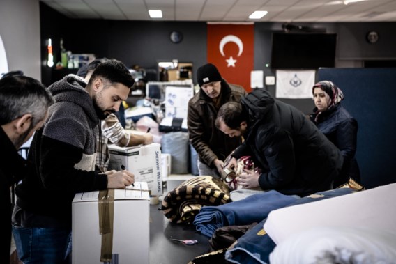 Belgen doneren massaal tweedehandskleren: ‘Turkije zit daar niet op te wachten’ 