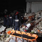 Live aardbeving| Weersomstandigheden bemoeilijken reddingswerken - Al zeker 4.800 doden
