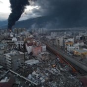 Live aardbeving | België wacht op vraag van Turkije om medische teams te sturen - Al bijna 5.000 doden geteld