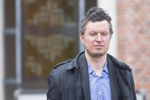 Omstreden professor Mattias Desmet vecht maatregelen UGent aan | De  Standaard Mobile