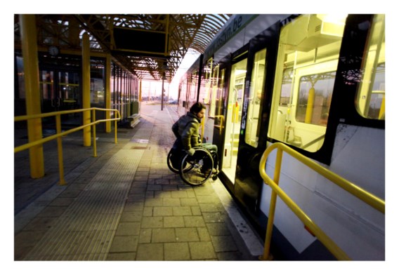 Oproep | Hoe ervaart u reizen met De Lijn als rolstoelgebruiker? 