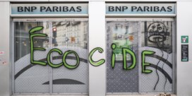 Klimaatactivisten slepen BNP Paribas als eerste bank ooit voor rechter