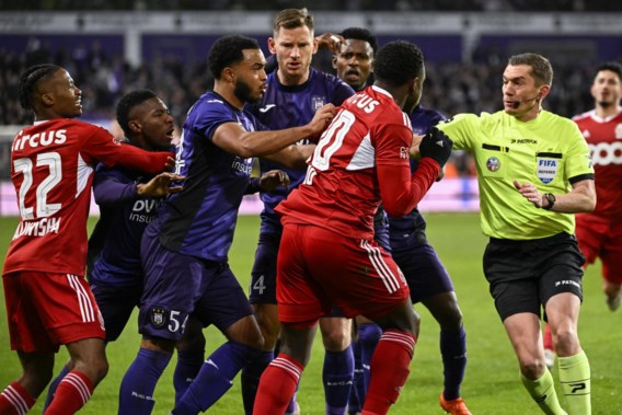 Anderlecht en Standard delen de punten in felbevochten Clasico