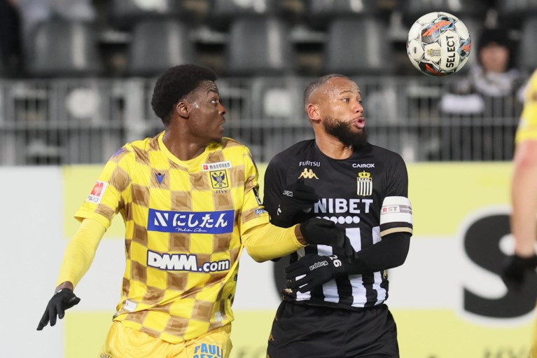 Charleroi wint onverdiend tegen STVV