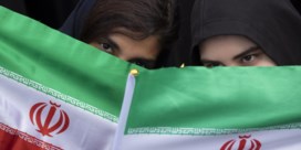 Complot of intimidatie? Mysterie van ‘vergiftigde’ schoolmeisjes verontrust Iraniërs