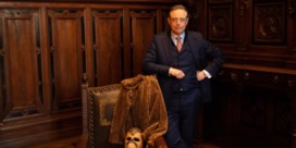 Waarom Bart De Wever een poncho van Star Wars op zijn bureau heeft