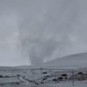 Schotse boer filmt zeldzame ‘sneeuwtornado’