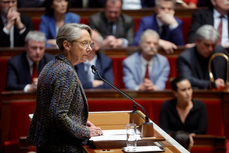 Franse regering omzeilt parlement om pensioenhervorming door te drukken
