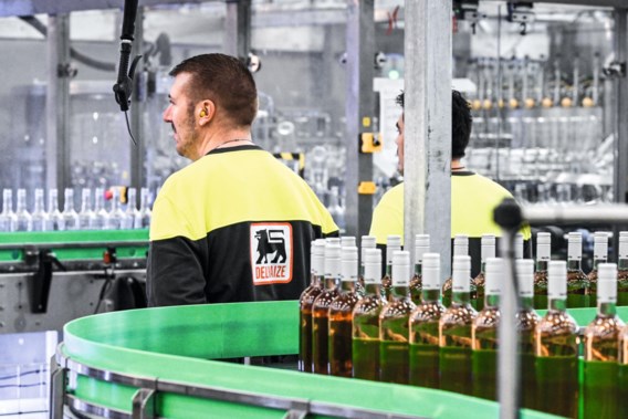 Union actions force the closure of Delhaize wine bottling plant.