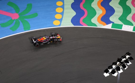 Sergio Pérez wint in Saudi-Arabië voor ploegmaat Max Verstappen
