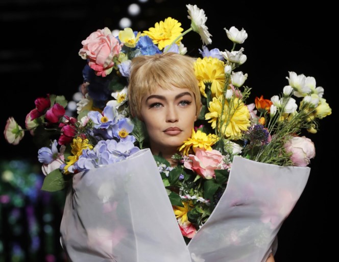 Na tien jaar stopt Jeremy Scott bij Moschino: ‘Trots op de erfenis die ik achterlaat’