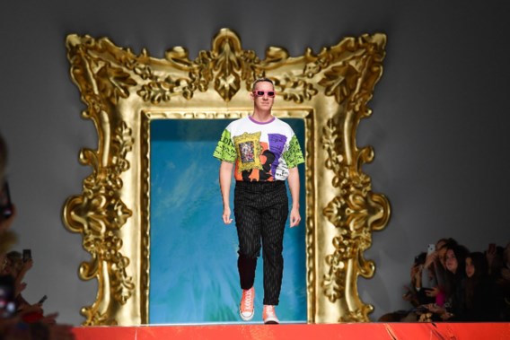 Na tien jaar stopt Jeremy Scott bij Moschino: ‘Trots op de erfenis die ik achterlaat’