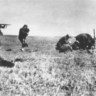 Leden van de Duitse Einsatzgruppe vermoorden Joden in Oekraïne, 1942.