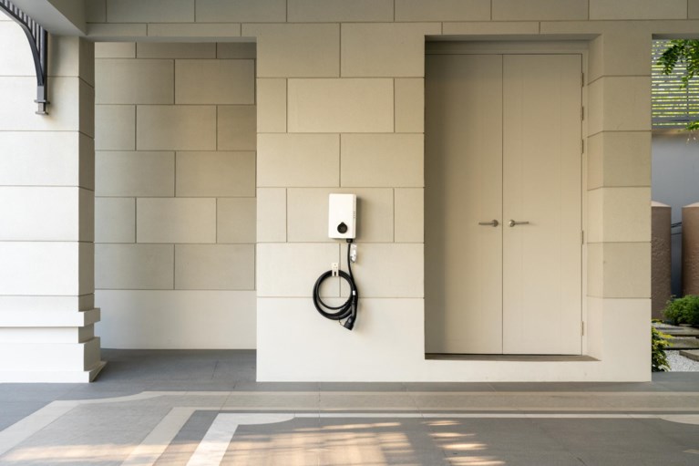 Dit verandert op 1 april: premie voor thuisbatterij geschrapt, sociale energietarieven omhoog en recht op deconnectie