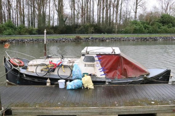Vader en zoon dood aangetroffen op woonboot in Aalst: ‘Vermoedelijk sprake van CO-vergiftiging’