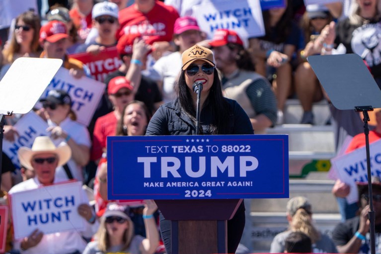 Donald Trump vergelijkt onderzoeken naar hem met stalinistisch Rusland in eerste campagnebijeenkomst