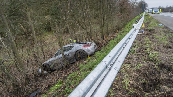 Vier Nederlanders sterven bij crash met meerdere Porsches op Duitse snelweg