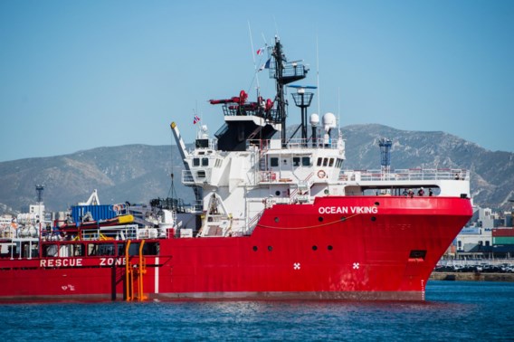 Libische kustwacht valt schip aan dat migranten wil redden