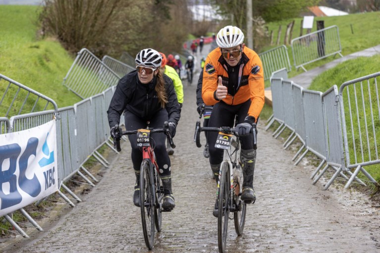 Premier De Croo beleeft een lastige Ronde van Vlaanderen in Flandrien-weer