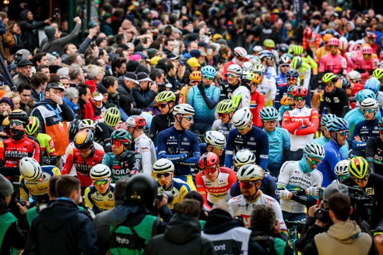 Massa mensen in Brugge voor start Ronde van Vlaanderen