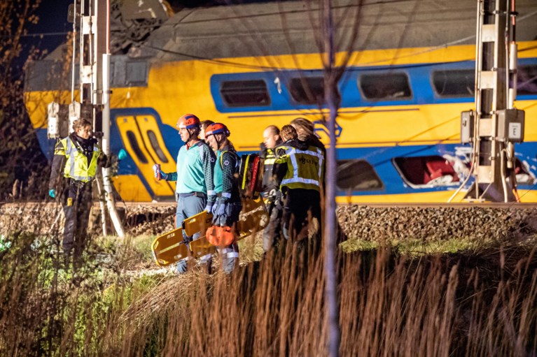 Погибшие и несколько тяжело раненых при столкновении двух поездов в Нидерландах