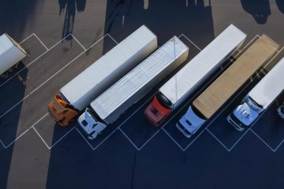 Водители грузовиков из Восточной Европы уволены, польский работодатель отправляет «команду головорезов»