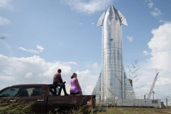 “Elon Musk’s SpaceX Prepares for Groundbreaking Starship Test Flight”