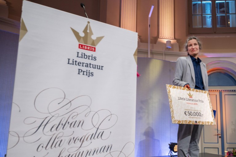 Anjet Daanje wint Libris Literatuurprijs en slaat dubbelslag