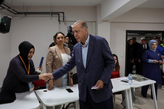 Turken trekken massaal naar stembus voor presidents- en parlementsverkiezingen