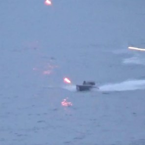 Oekraïense drones vallen modernste Russische spionageschip aan in de Zwarte Zee