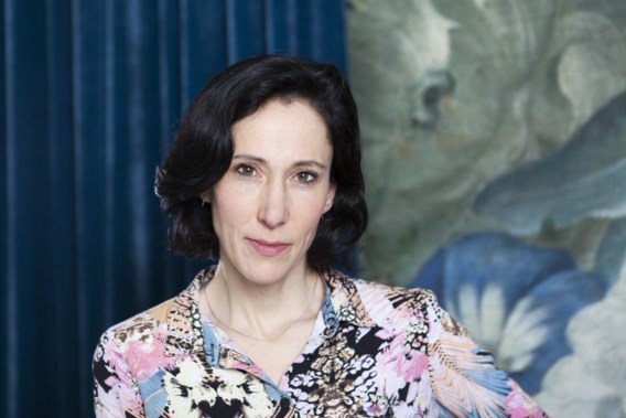 Saskia De Coster bespeelt de media
